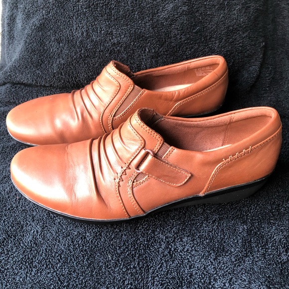 Clarks loafers leather Brown 8.5 woman’s shoe flat - Picture 1 of 13